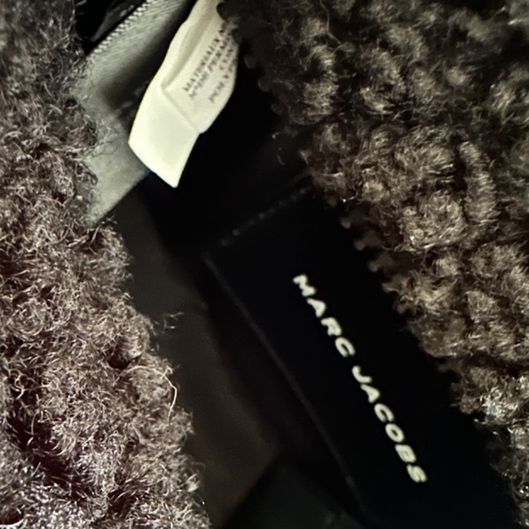 Marc Jacobs The Teddy Crossbody Tote Bag Black (mini) - Picture 6 of 11